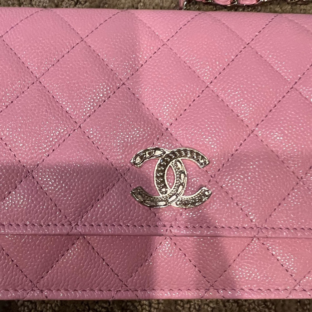 NEW Authentic Chanel Wallet on chain WOC - Rose and light gold hardware - Picture 2 of 7